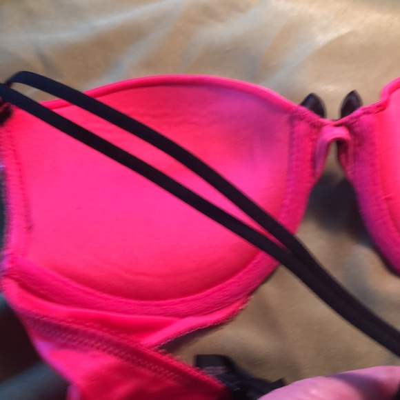 Victoria Secret 34 B scarlet and black lace Very Sexy Push-up bra/ white ribbons - Picture 6 of 11